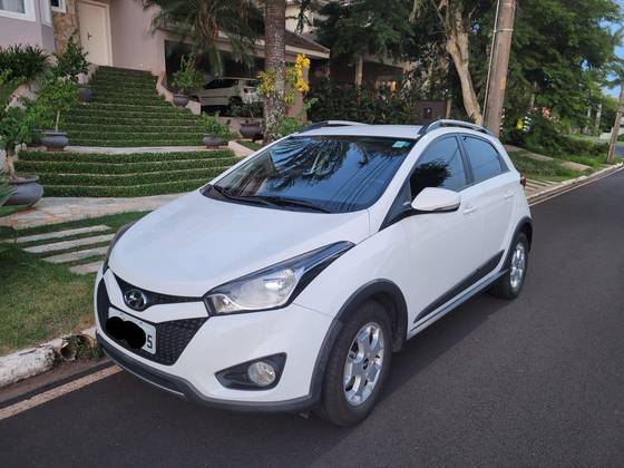 HYUNDAI HB20X 1.6 16V STYLE FLEX 4P MANUAL HYUNDAI HB20X 1.6 16V STYLE FLEX 4P MANUAL